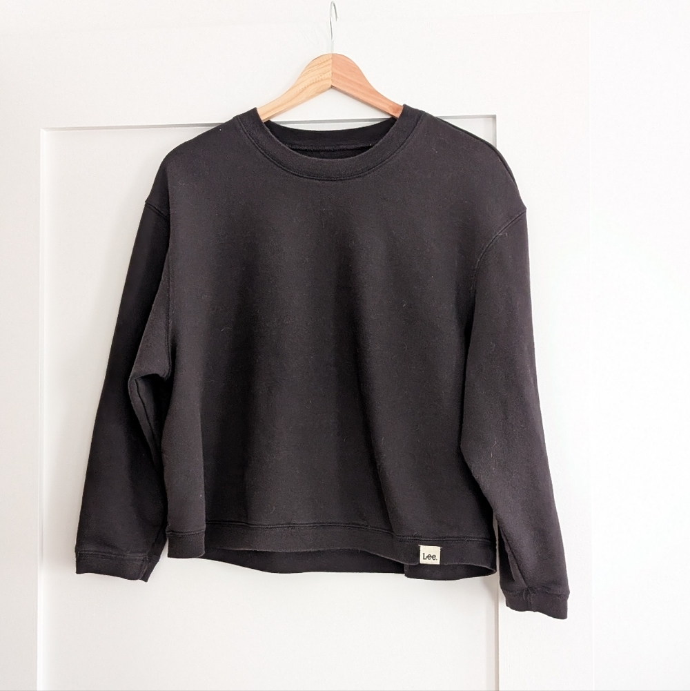 Lee Women's Classic Black Crewneck Sweater
